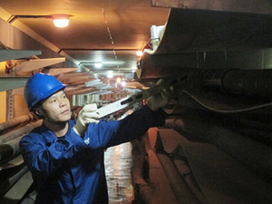 公司召开庆“五一”劳模座谈会议