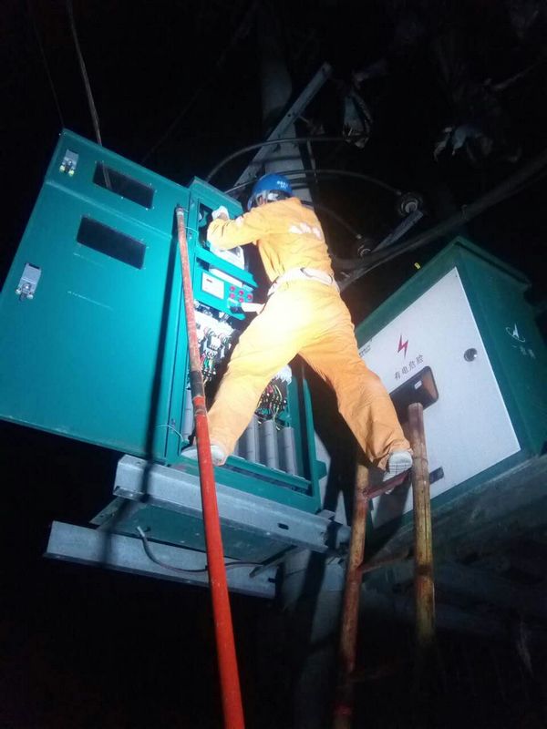 【战高温在行动】挑战高温 快速抢修保供电 