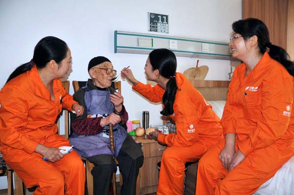 【党员服务队故事】“婆婆，苹果泥甜不甜？”