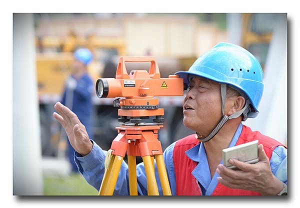 电网铁军会战大渡河畔 