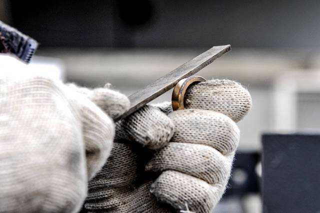 绵阳：冬日里的“工匠精神” 