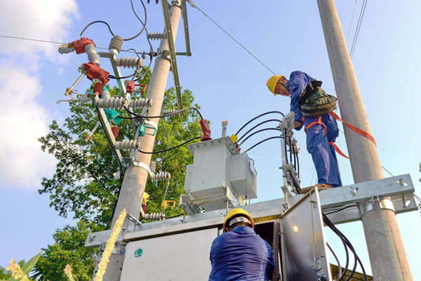 成都：机井通电 万亩农田不再靠天 