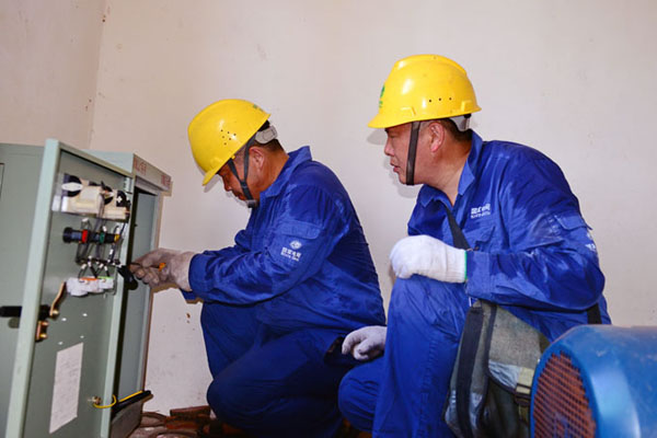 成都：机井通电 万亩农田不再靠天 