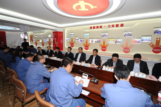 在学懂弄通做实上下功夫</p><p>　　迅速掀起学习贯彻党的十九大精神热潮