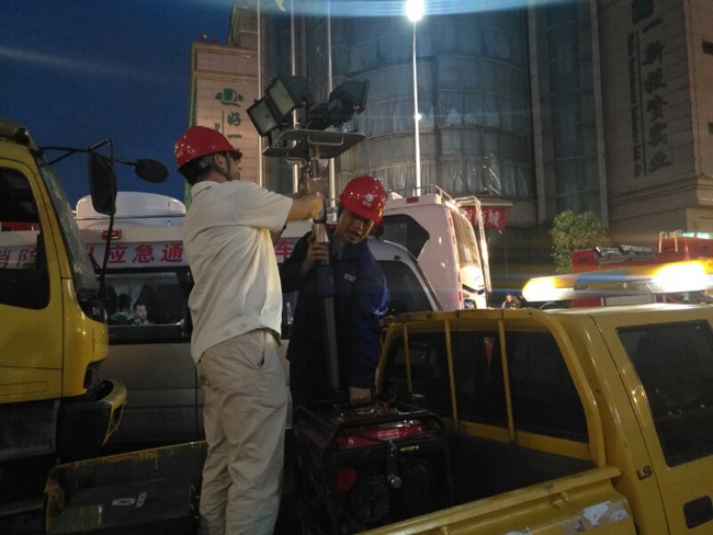 【第一现场】达州：全力保障塔沱市场火灾救援现场用电