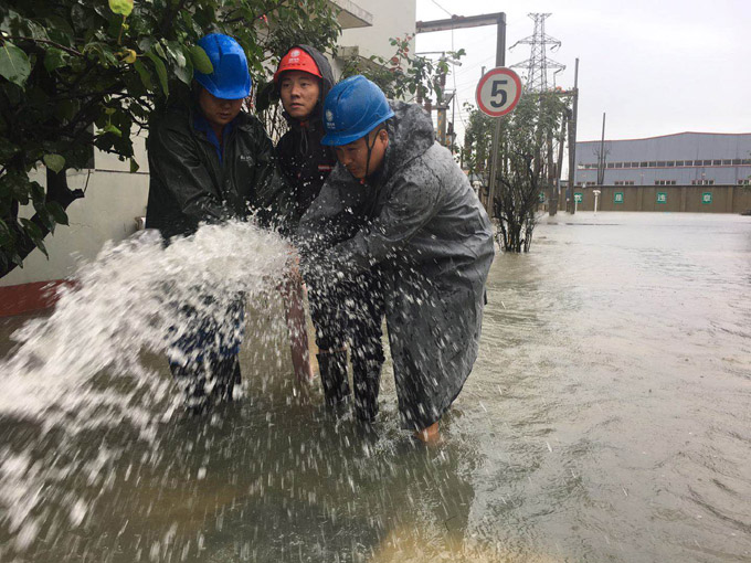 公司有序应对特大暴雨和洪灾