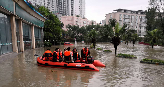 公司有序应对特大暴雨和洪灾
