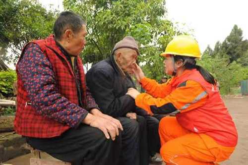 人民日报：服务“走心”，群众“暖心”4.jpg