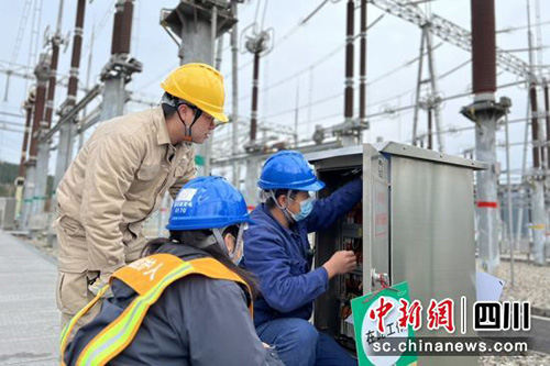 中国新闻网：四川电网19项迎峰度冬重点工程全部建成投运2.jpg