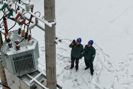 战寒潮保供电 守护民生温度