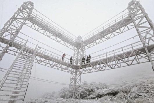 战寒潮保供电 守护民生温度