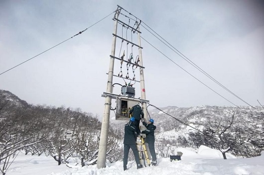 战寒潮保供电 守护民生温度
