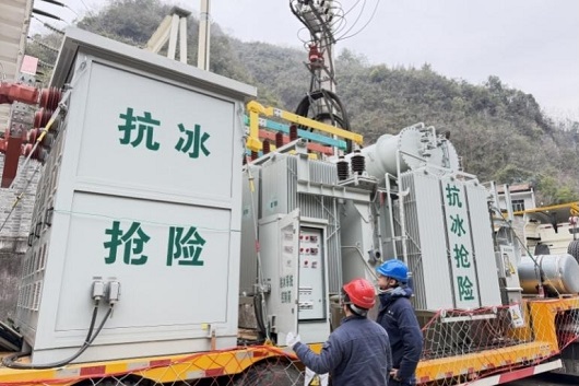 战寒潮保供电 守护民生温度