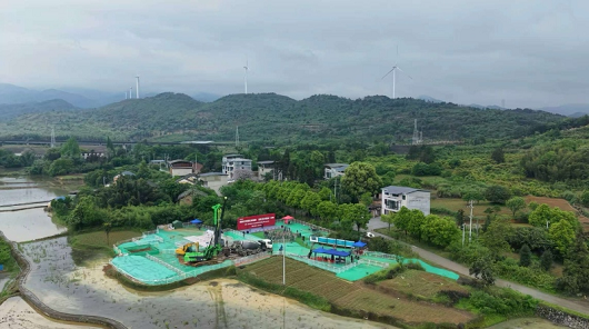 【人民日报】湘粤、湘黔背靠背联网工程（湖南段）完成首基浇筑 跨省能源大通道全面开工