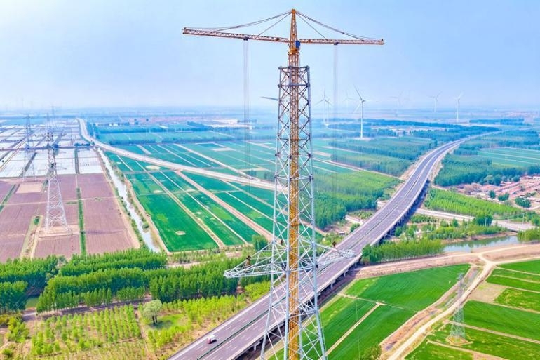 节日我在岗|奋战电网建设现场