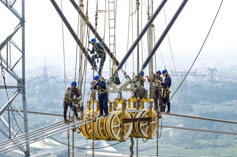 节日我在岗|奋战电网建设现场