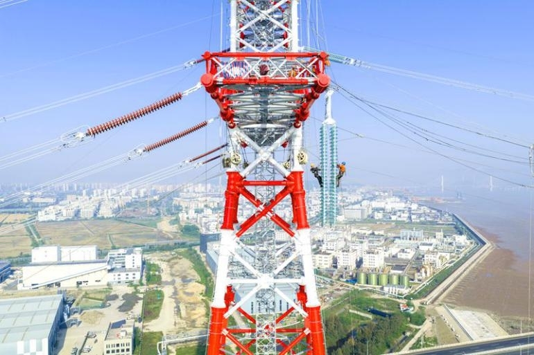 节日我在岗|奋战电网建设现场