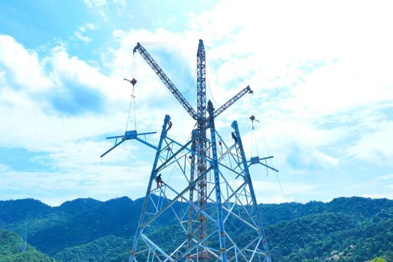 节日我在岗|奋战电网建设现场