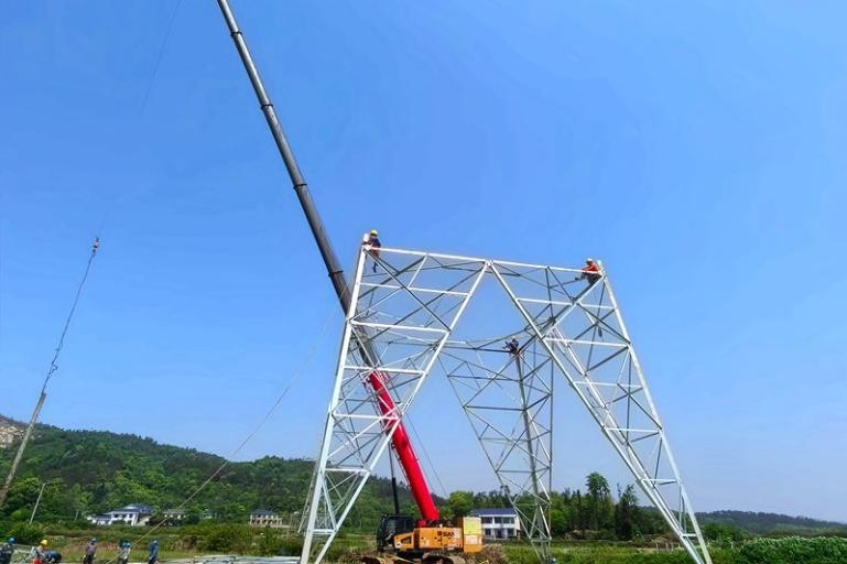 节日我在岗|奋战电网建设现场
