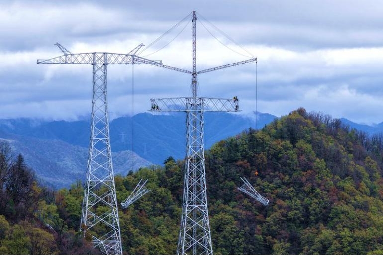 节日我在岗|奋战电网建设现场