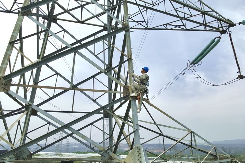 节日我在岗|奋战电网建设现场