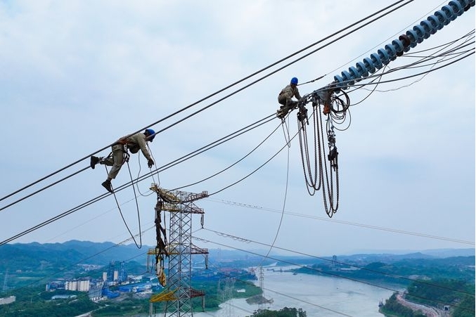 节日我在岗|奋战电网建设现场