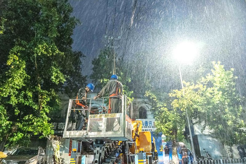 国家电网：闻“汛”而动 全力应对强降雨