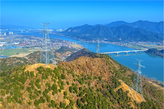 特高压自主创新攻坚二十载 电力“高速公路”促转型助“双碳”