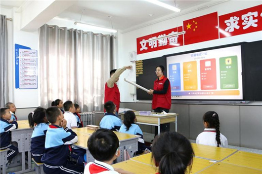 全国科普月：电力之光点亮美好生活