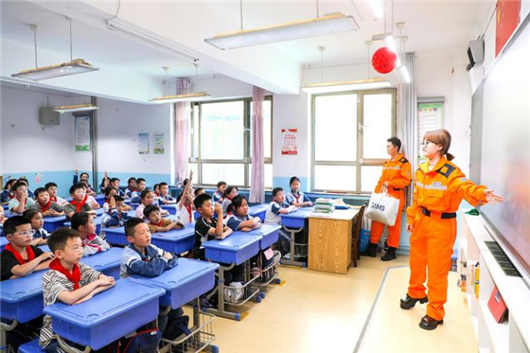 全国科普月：电力之光点亮美好生活
