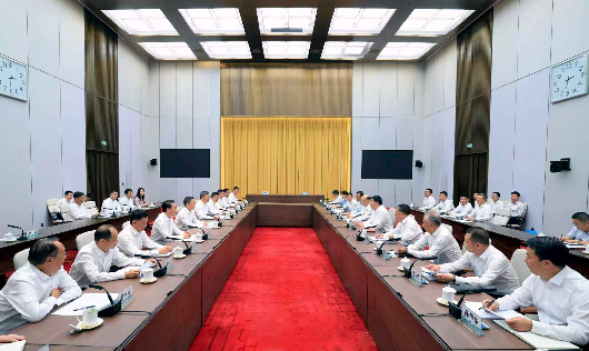 国家电网与中国电气装备举行会谈并签署战略合作协议